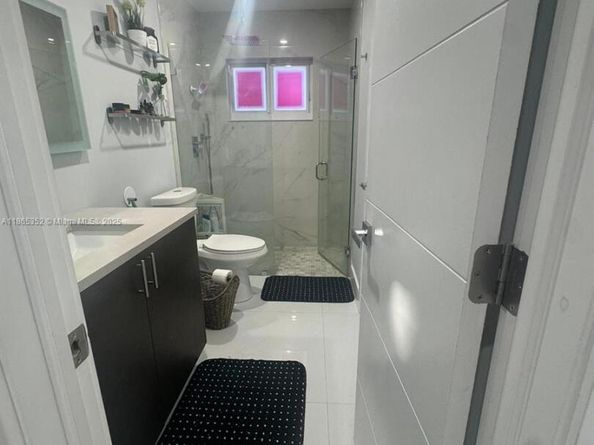 1051 NW 128th Ave, Miami FL 33182