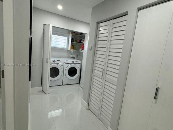 1051 NW 128th Ave, Miami FL 33182