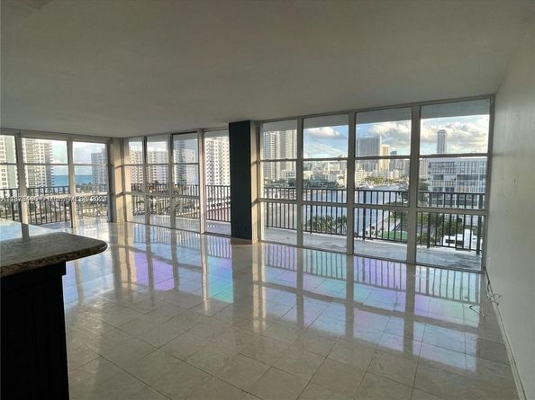 1000 Parkview Dr 920, Hallandale Beach FL 33009