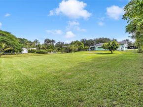 6820 SW 71st Ct, Miami FL 33143