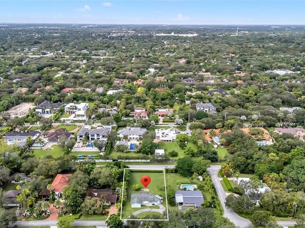 6820 SW 71st Ct, Miami FL 33143