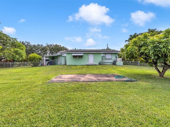 6820 SW 71st Ct, Miami FL 33143