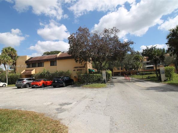 430 Commodore Dr 314, Plantation FL 33325