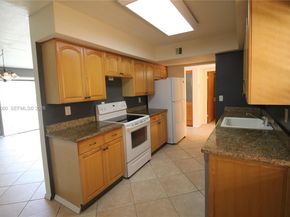 430 Commodore Dr 314, Plantation FL 33325