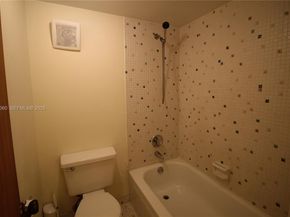 430 Commodore Dr 314, Plantation FL 33325