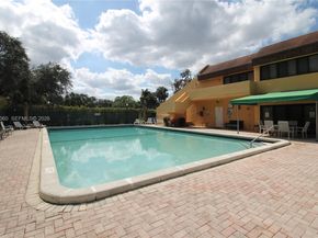 430 Commodore Dr 314, Plantation FL 33325
