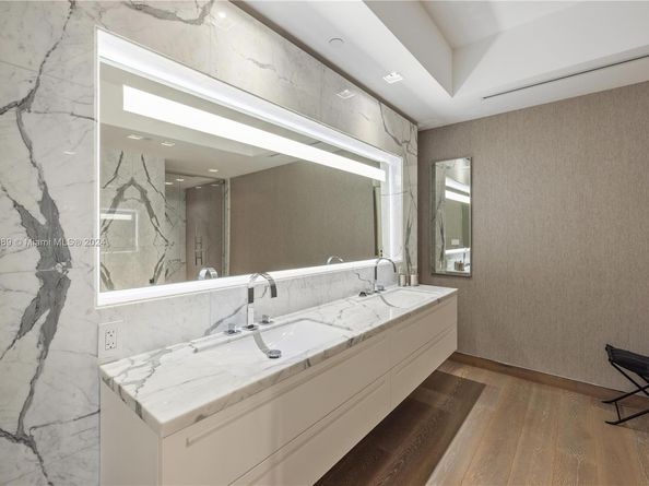 7065 Fisher Island Dr 7065, Miami Beach FL 33109