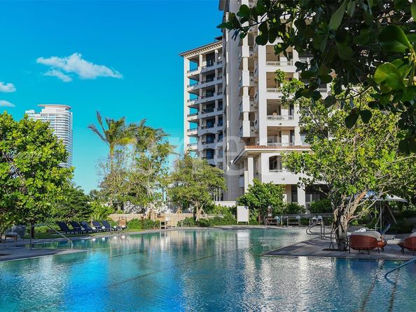7065 Fisher Island Dr 7065, Miami Beach FL 33109