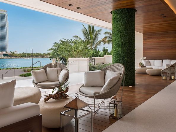 7065 Fisher Island Dr 7065, Miami Beach FL 33109