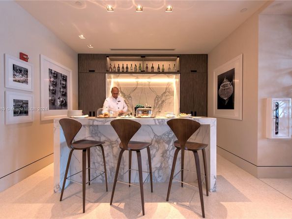 7065 Fisher Island Dr 7065, Miami Beach FL 33109