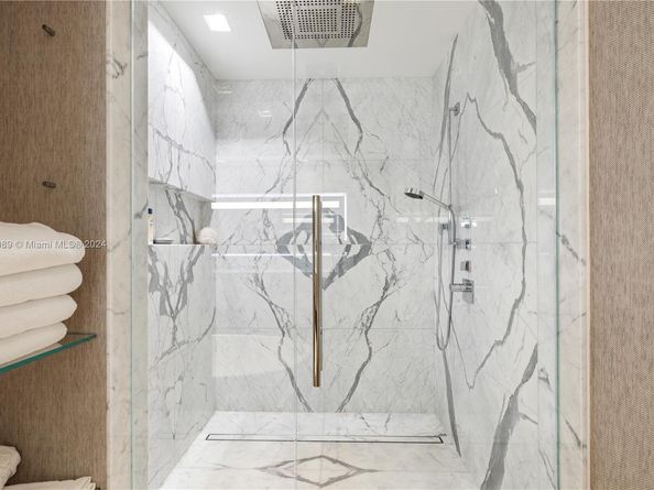 7065 Fisher Island Dr 7065, Miami Beach FL 33109