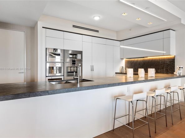 7065 Fisher Island Dr 7065, Miami Beach FL 33109