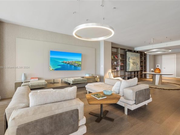 7065 Fisher Island Dr 7065, Miami Beach FL 33109