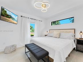 231 NE 45th St, Miami FL 33137