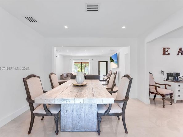 231 NE 45th St, Miami FL 33137