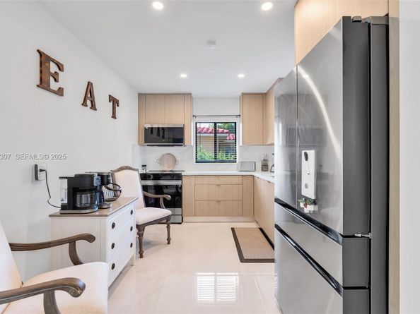 231 NE 45th St, Miami FL 33137