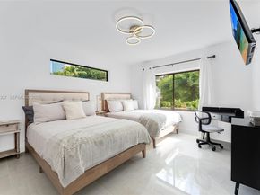 231 NE 45th St, Miami FL 33137