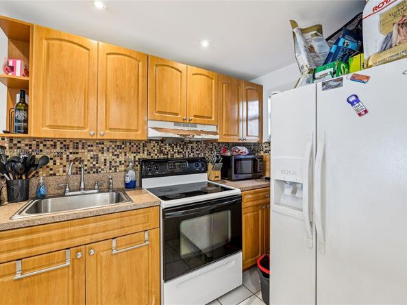 1901 NW S River Dr 16B, Miami FL 33125