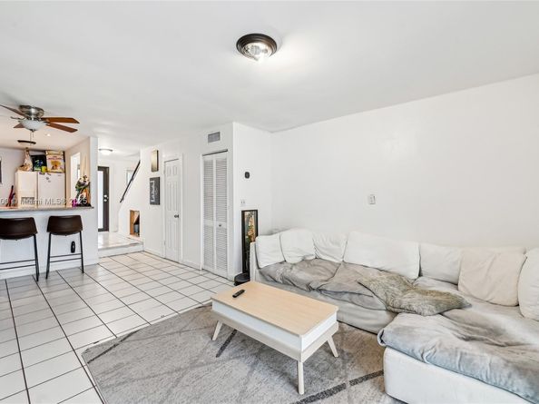1901 NW S River Dr 16B, Miami FL 33125