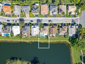 13930 Oak Ridge Dr, Davie FL 33325