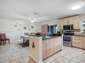 13930 Oak Ridge Dr, Davie FL 33325