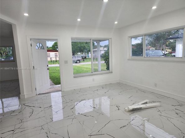 418 NW 8th Ave, Boynton Beach FL 33435