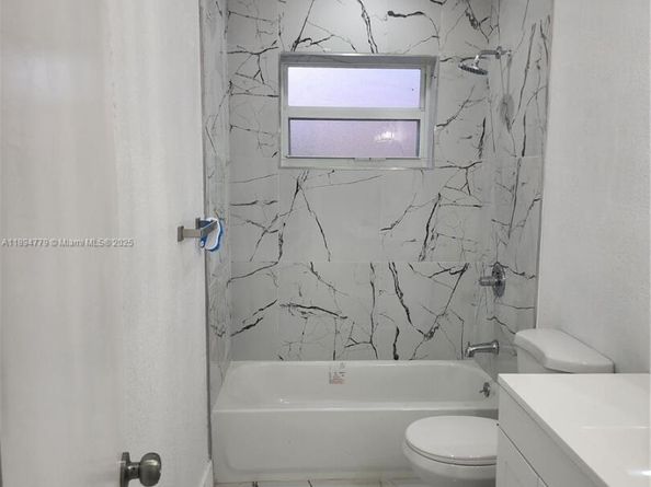 418 NW 8th Ave, Boynton Beach FL 33435