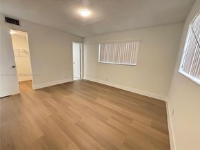 8060 Fairview Dr 101, Tamarac FL 33321