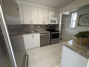 8060 Fairview Dr 101, Tamarac FL 33321