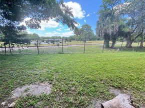 8060 Fairview Dr 101, Tamarac FL 33321