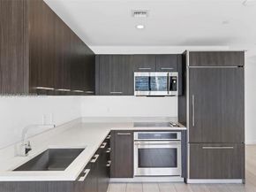 45 SW 9th 1110, Miami FL 33130