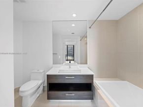 45 SW 9th 1110, Miami FL 33130