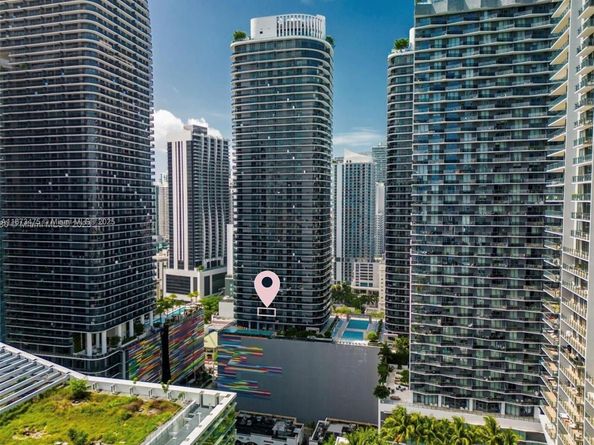 45 SW 9th 1110, Miami FL 33130