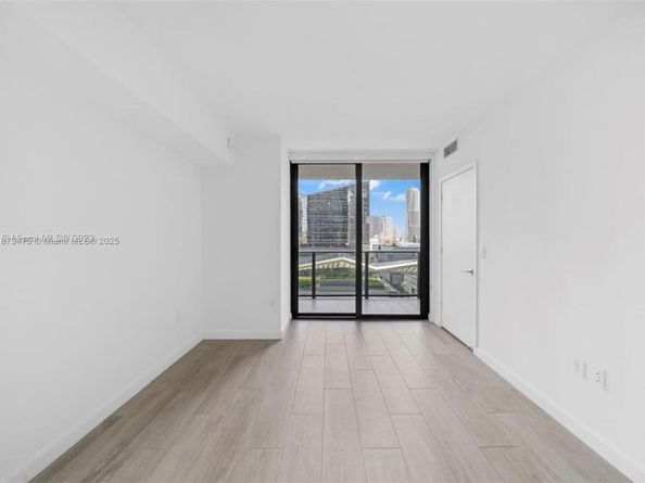 45 SW 9th 1110, Miami FL 33130