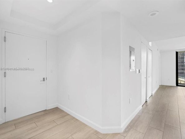 45 SW 9th 1110, Miami FL 33130