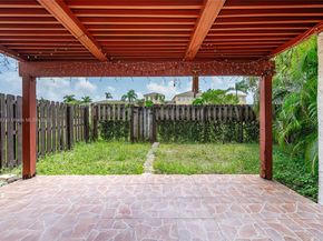 10114 NW 4th Ln 312, Miami FL 33172