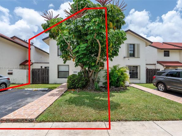 10114 NW 4th Ln 312, Miami FL 33172