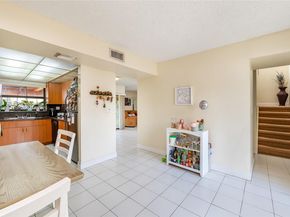 10114 NW 4th Ln 312, Miami FL 33172