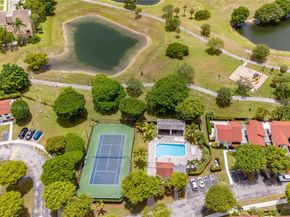 10114 NW 4th Ln 312, Miami FL 33172