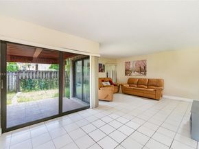 10114 NW 4th Ln 312, Miami FL 33172