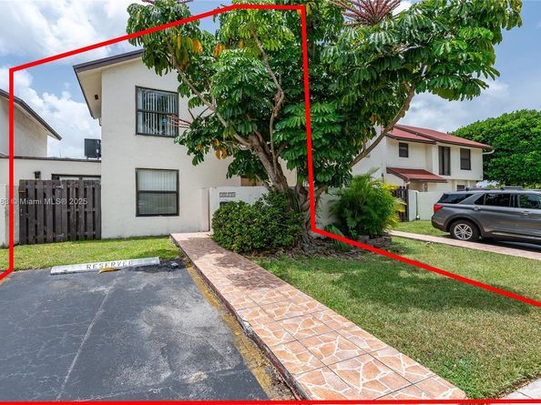 10114 NW 4th Ln 312, Miami FL 33172
