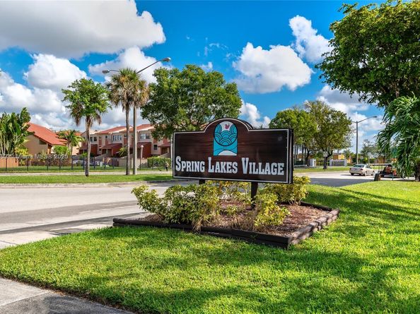 10114 NW 4th Ln 312, Miami FL 33172