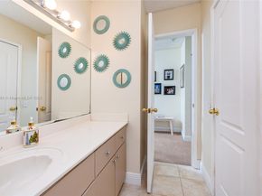 10114 NW 4th Ln 312, Miami FL 33172