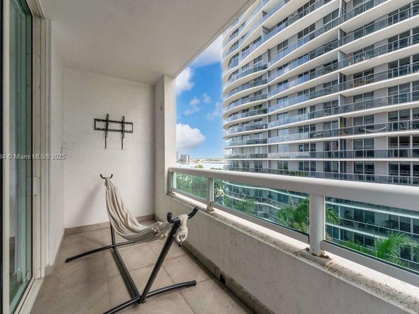 1800 N Bayshore Dr 614, Miami FL 33132