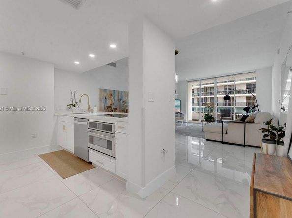 1800 N Bayshore Dr 614, Miami FL 33132