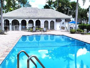 655 SW 111th Way 102, Pembroke Pines FL 33025