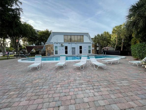 1445 Atlantic Shores Blvd 202, Hallandale Beach FL 33009