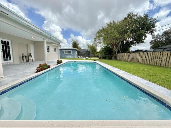 7480 NW 14th St, Plantation FL 33313