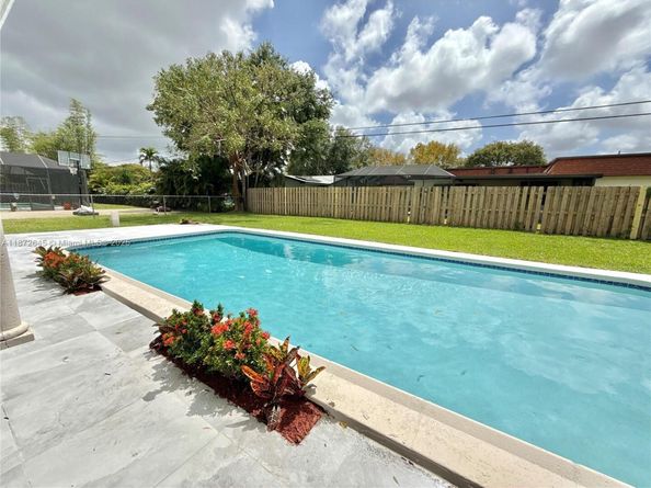 7480 NW 14th St, Plantation FL 33313