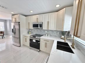 7480 NW 14th St, Plantation FL 33313